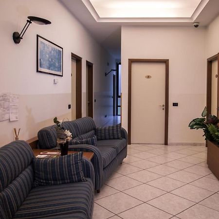 Alloggi Vitale Cesano Maderno Exterior foto